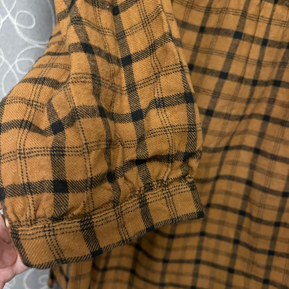 Isabel maternity by Ingrid and Isabel flannel top. Size large - Picture 4 of 5